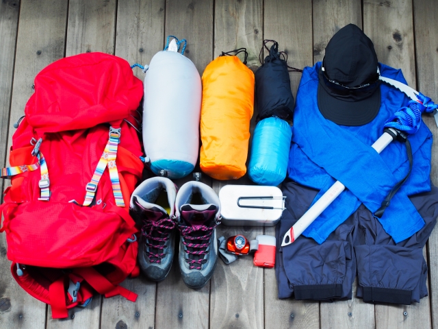 次の夏は富士山に挑戦 装備と服装のおすすめ コラム 富士登山 トレッキングで使う 登山 靴 ザック レインウエアなどのレンタルならやまどうぐレンタル屋